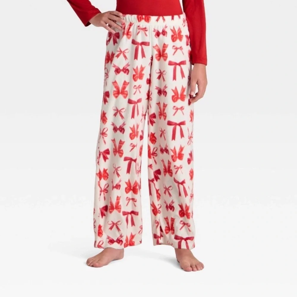 NWT Cat & Jack Holiday Kids Pajama Set Size S(6/7)